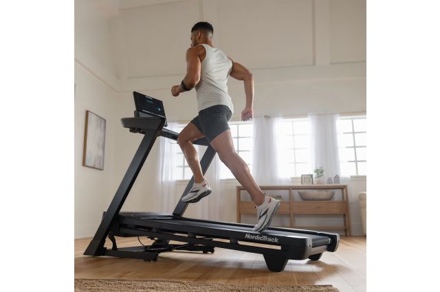 Bėgimo takelis NORDICTRACK T Series 8 Bėgimo takelis NORDICTRACK T Series 8