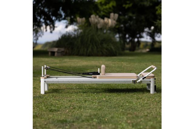 Pilates Reformer TOORX Liveness PTX-8000MS full track Alumin Moon&Sand Pilates Reformer TOORX Liveness PTX-8000MS full track Alumin Moon&Sand