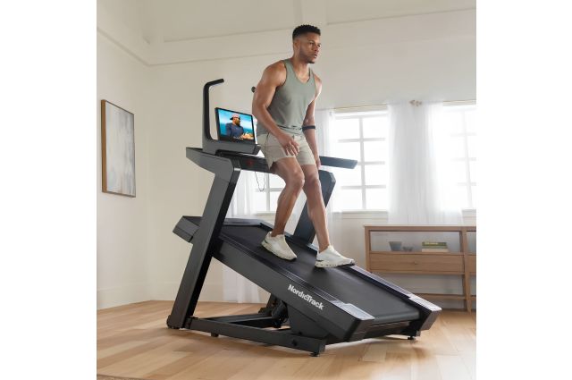 Bėgimo takelis NORDICTRACK X16 Incline +IFIT PRO Bėgimo takelis NORDICTRACK X16 Incline +IFIT PRO