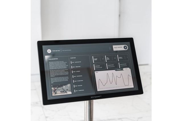 Pilates Reformer Reform RX RX-01S with screen Pilates Reformer Reform RX RX-01S with screen