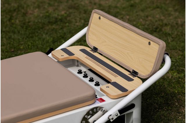 Pilates Reformer TOORX Liveness PTX-7000MS Alumin Moon&Sand Foldable Pilates Reformer TOORX Liveness PTX-7000MS Alumin Moon&Sand Foldable