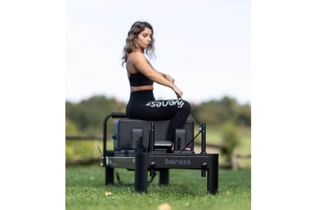 Pilates Reformer TOORX Liveness PTX-7500BP full track Alumin Black&Pearl Pilates Reformer TOORX Liveness PTX-7500BP full track Alumin Black&Pearl