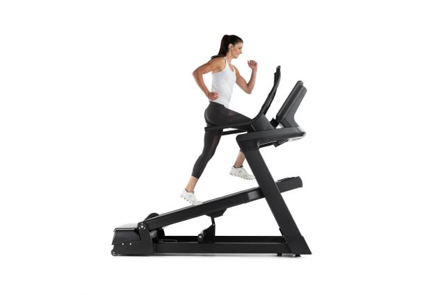 Bėgimo takelis FREEMOTION SMARTSERIES i10.9b Incline 220V Bėgimo takelis FREEMOTION SMARTSERIES i10.9b Incline 220V