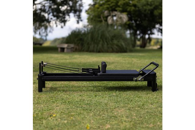 Pilates Reformer TOORX Liveness PTX-8000BP full track Alumin Black&Pearl Pilates Reformer TOORX Liveness PTX-8000BP full track Alumin Black&Pearl