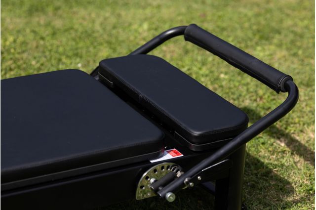 Pilates Reformer TOORX Liveness PTX-7500BP full track Alumin Black&Pearl Pilates Reformer TOORX Liveness PTX-7500BP full track Alumin Black&Pearl