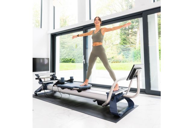 Pilates Reformer Reform RX RX-01S with screen Pilates Reformer Reform RX RX-01S with screen