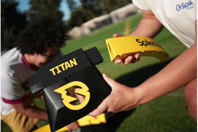 Game SPIKEBALL Titan Game SPIKEBALL Titan