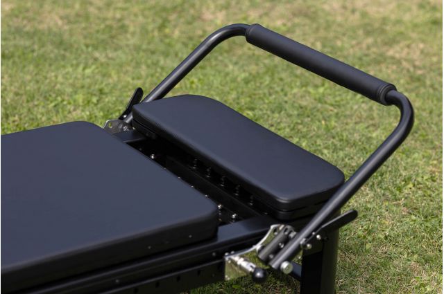 Pilates Reformer TOORX Liveness PTX-8000BP full track Alumin Black&Pearl Pilates Reformer TOORX Liveness PTX-8000BP full track Alumin Black&Pearl