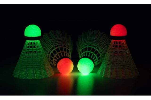 Badminton shuttles in tube AVENTO 46SG LED 4 pcs Badminton shuttles in tube AVENTO 46SG LED 4 pcs