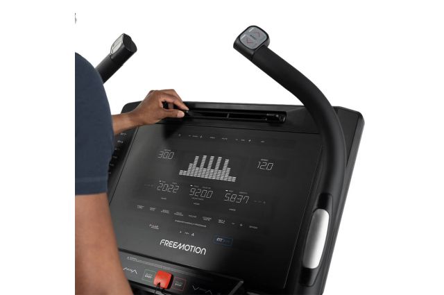 Bėgimo takelis FREEMOTION SMARTSERIES i10.9b Incline 220V Bėgimo takelis FREEMOTION SMARTSERIES i10.9b Incline 220V