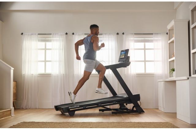 Treadmill NORDICTRACK T Series 7 damaged packaging Treadmill NORDICTRACK T Series 7 damaged packaging