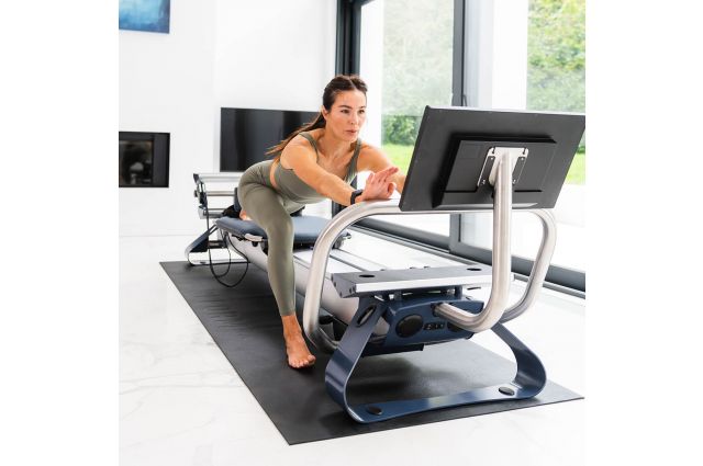 Pilates Reformer Reform RX RX-01S with screen Pilates Reformer Reform RX RX-01S with screen