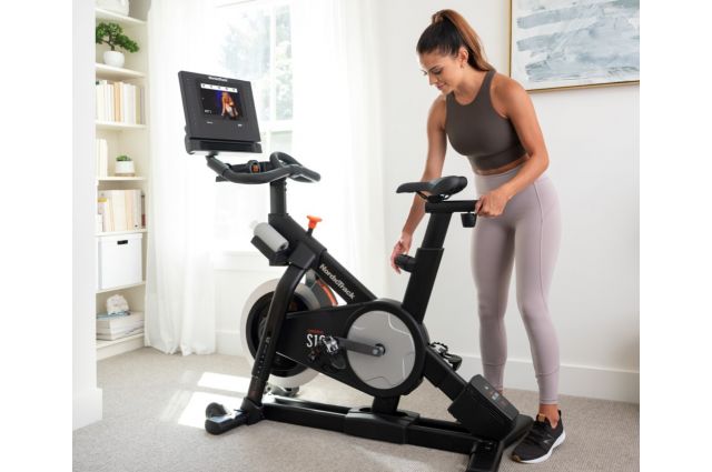 Dviratis treniruoklis NORDICTRACK Commercial S10i + 1 metų iFit narystė, Dviratis treniruoklis NORDICTRACK Commercial S10i + 1 metų iFit narystė
