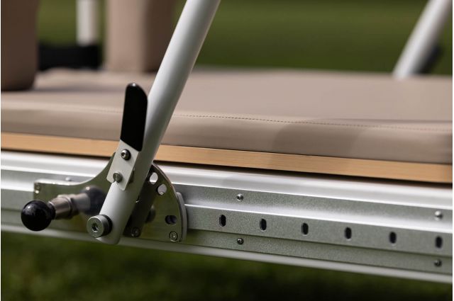 Pilates Reformer TOORX Liveness PTX-8000MS full track Alumin Moon&Sand Pilates Reformer TOORX Liveness PTX-8000MS full track Alumin Moon&Sand