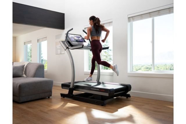 Bėgimo takelis NORDICTRACK COMMERCIAL X22i + iFit 30 dienų narystė, Bėgimo takelis NORDICTRACK COMMERCIAL X22i + iFit 30 dienų narystė