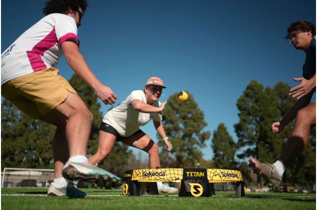 Game SPIKEBALL Titan Game SPIKEBALL Titan