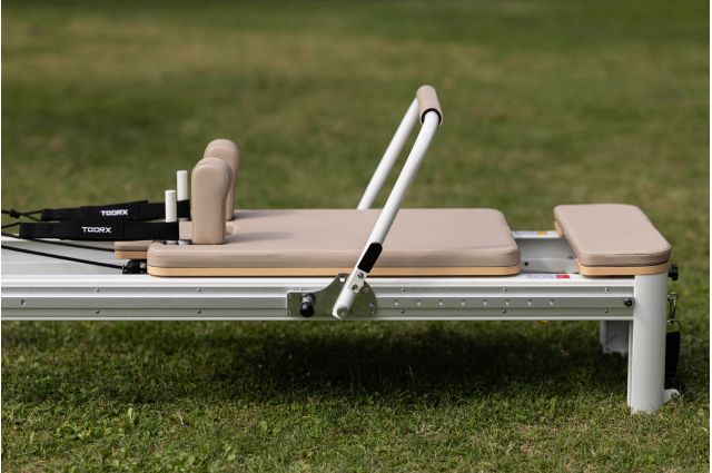 Pilates Reformer TOORX Liveness PTX-8000MS full track Alumin Moon&Sand Pilates Reformer TOORX Liveness PTX-8000MS full track Alumin Moon&Sand